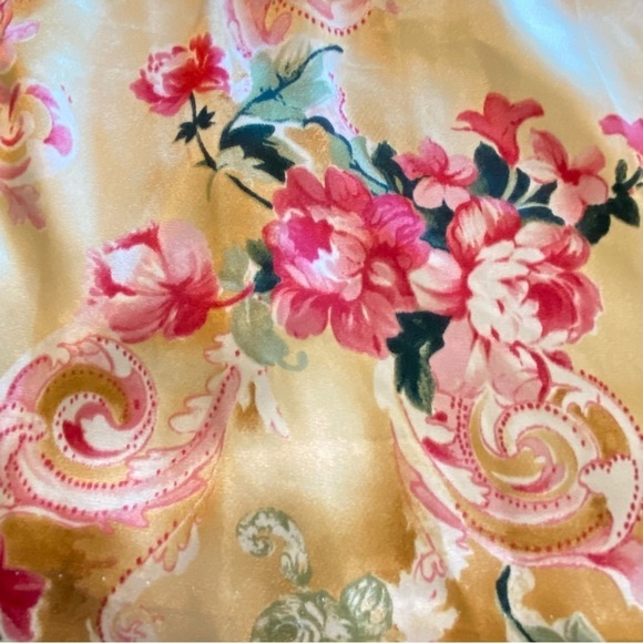 SOPHIA by DELICATES Silky Gold Robe with Floral Rose Print and Tie Belt, Medium - Picture 3 of 9